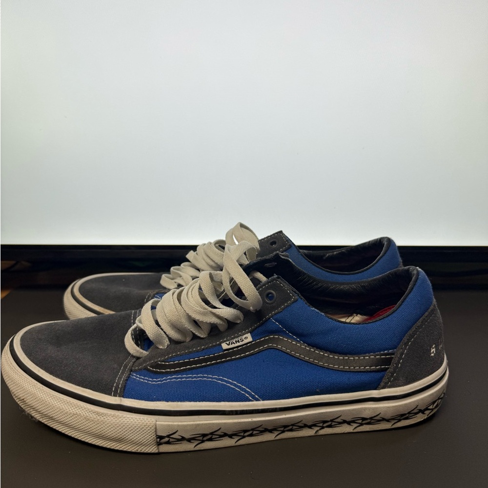Supreme x Old Skool 'Barbed Wire
- Royal'